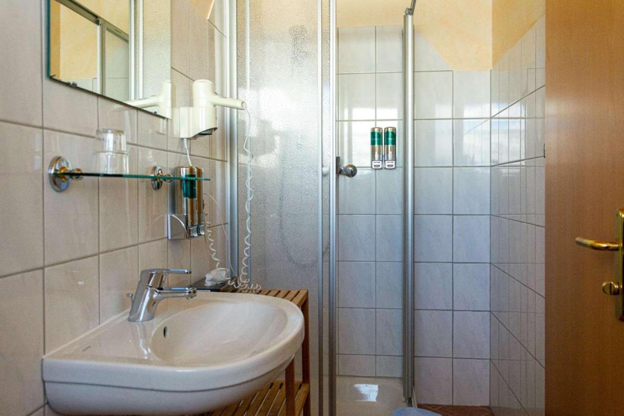Wallackhaus Regiojet Hotels Heiligenblut Room photo